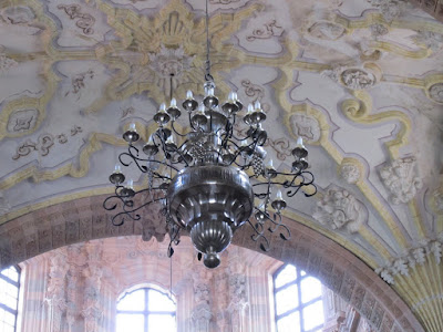 amazing chandeliers-inspiration for a woodcut!
