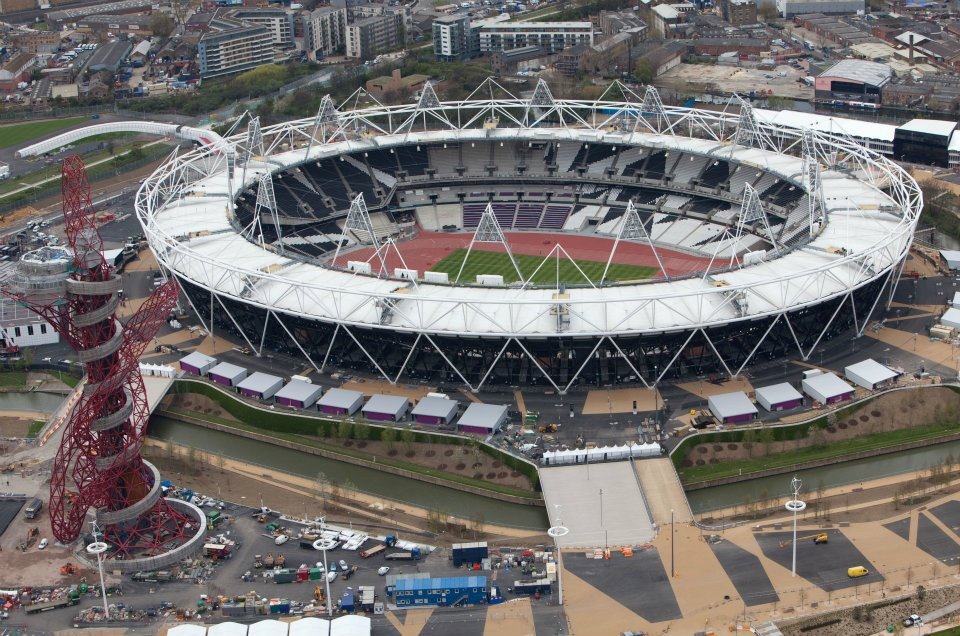 [Olympic%2520Stadium%2520with%2520concession%2520pods%2520around%2520the%2520perimeter%2520with%2520the%2520Orbit%2520to%2520the%2520left%255B3%255D.jpg]