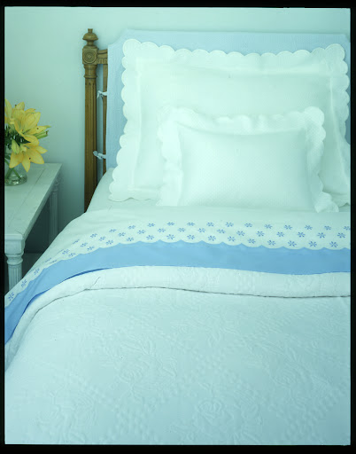 Making your bed everyday will make you less likely to let other things pile up around it. Making your bed everyday will make you less likely to let other things pile up around it.