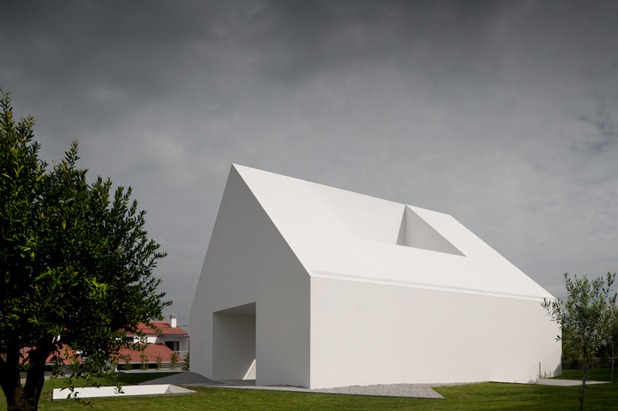 house in leiria by aires mateus 2