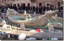 Fontana della Barcaccia in piazza di Spagna