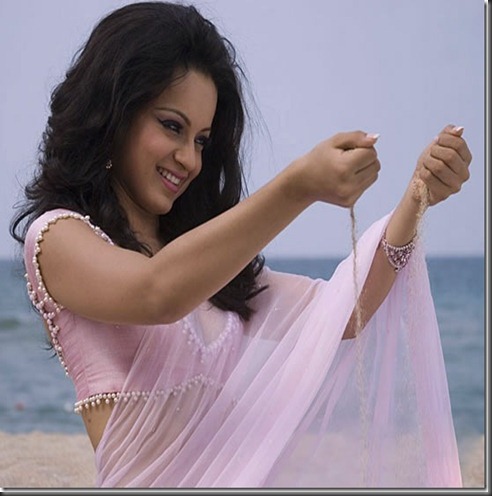 cute kangana in saree