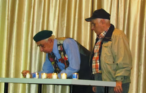 zajigayut svechi.jpg