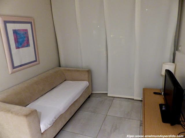 sofa-television-habitacion-hotel.JPG