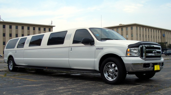 [Ford%2520Excursion%2520Limo%255B4%255D.png]