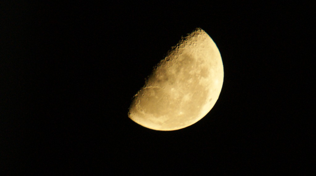 [moon-2-0013.jpg]