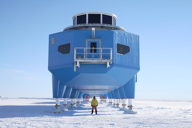 HALLEY VI2.jpg