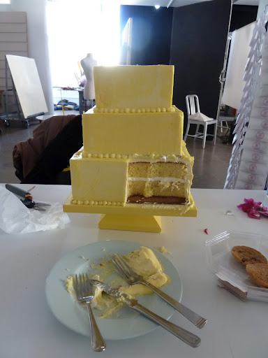 Of course we had to taste the cake. It was the perfect afternoon snack.