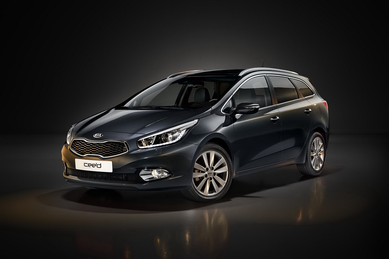 2012-Kia-Ceed-Wagon-6[2].jpg