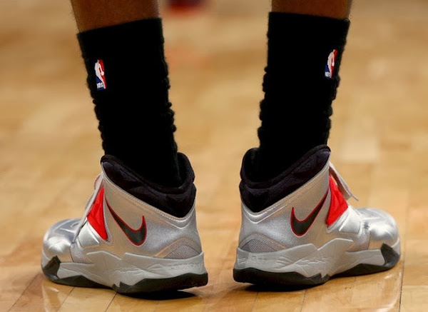 Closer Look at LeBron8217s Favorite Nike Zoom Soldier VII Silver PE