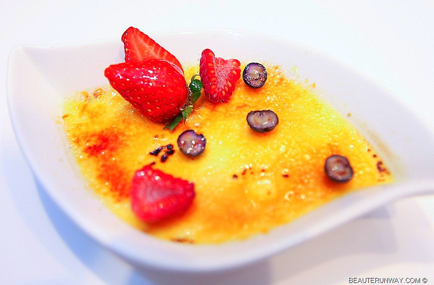 [The-Icing-Room-Crme-Brulee-with-Berr%255B2%255D.jpg]