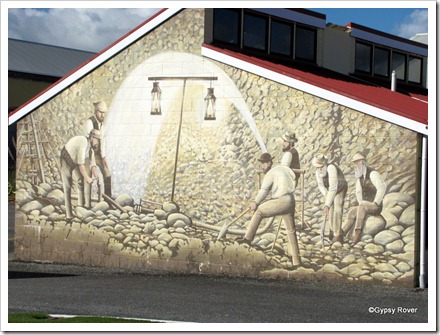 Mural to the gold miners in Westport.