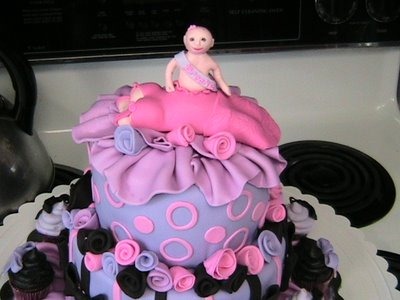 [baby%2520shower%2520cake%2520roses%255B5%255D.jpg]
