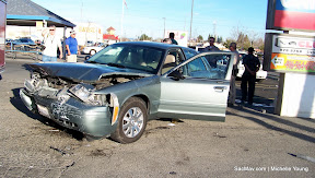 NEWS_120222_Accident_HoweArden_#121407_MDY-015.JPG