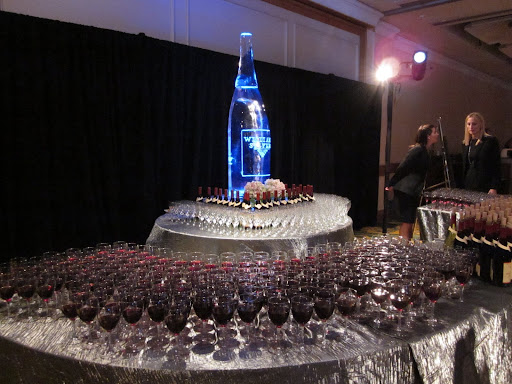 Guests listened to Kermit Ruffins play while sipping a special Pinot Noir cuvee that Bob Cabral of Williams Selyem created just for this event.