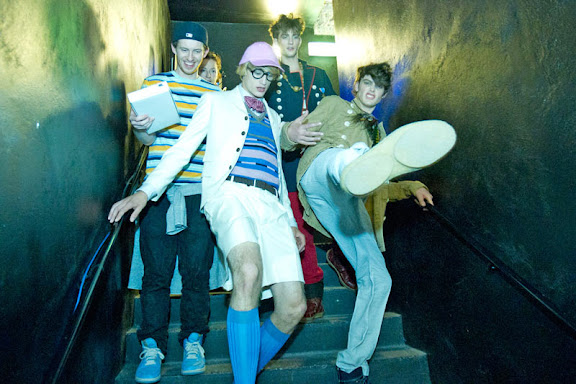 backgal7.jpg