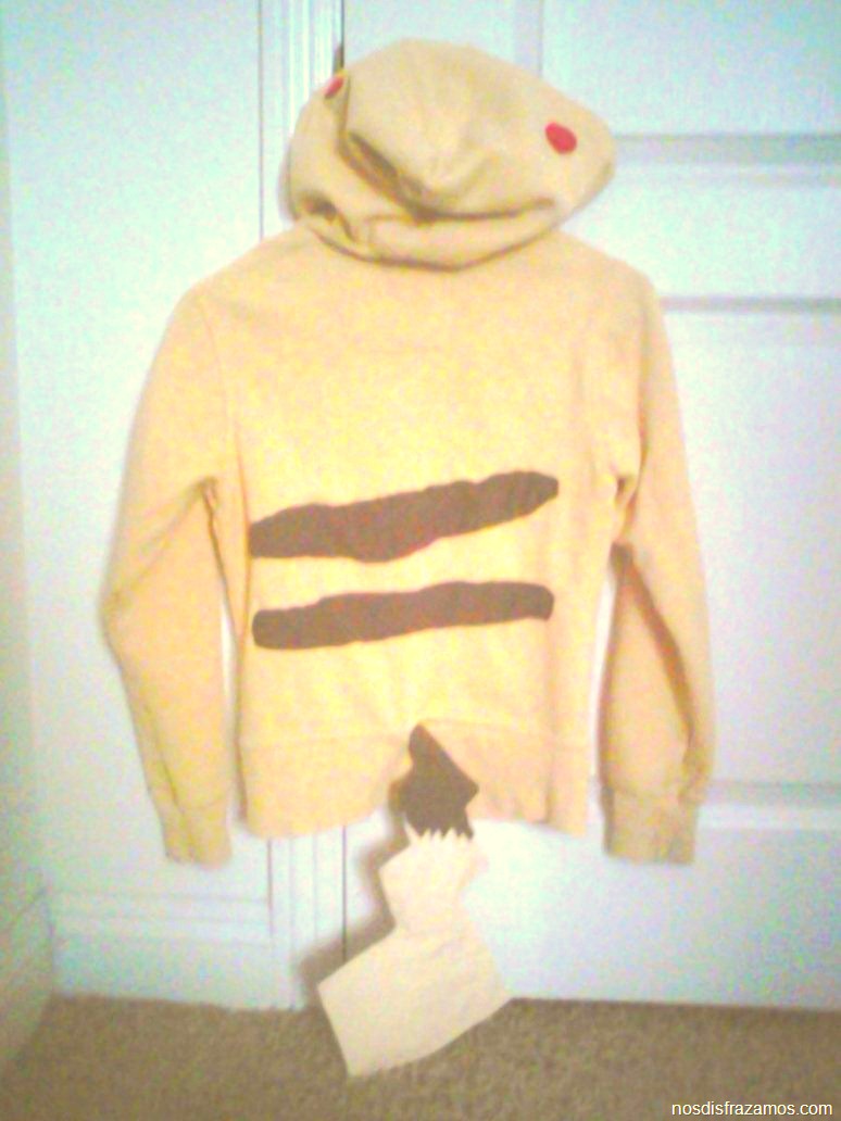 [pikachu_jacket_with_tail_wip_by_hikari_otakuhime-d4826j1%255B24%255D.jpg]