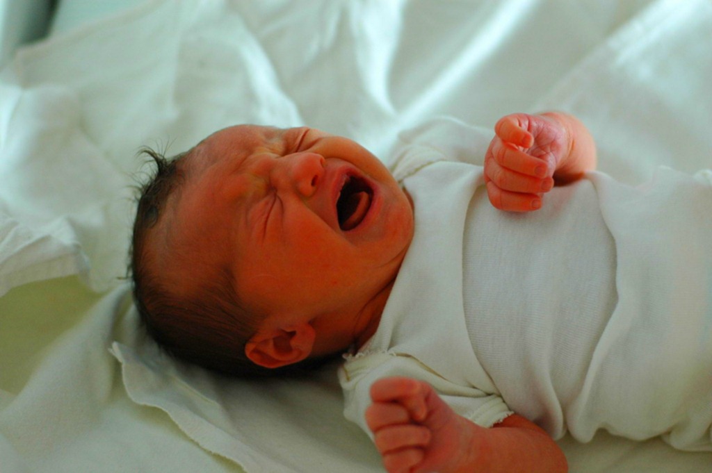 [1280px-Crying_newborn%255B5%255D.jpg]