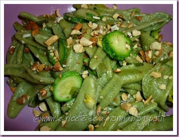 Foglie d'ulivo verdi vegan con zucchine, fiori di zucca, sgarbazza e mandorle salate (12)