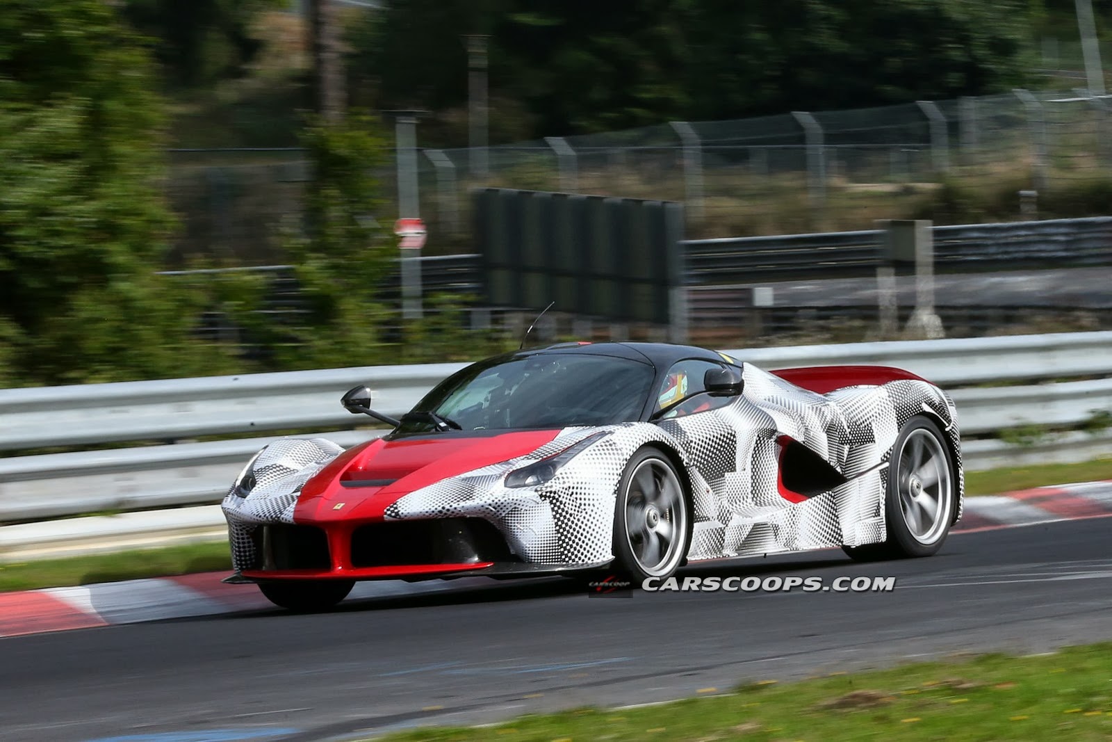 [LaFerrari-Carscoops-2%255B4%255D.jpg]