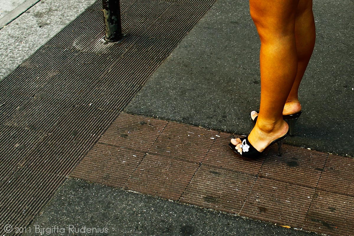 [feet_20110930_waiting%255B2%255D.jpg]