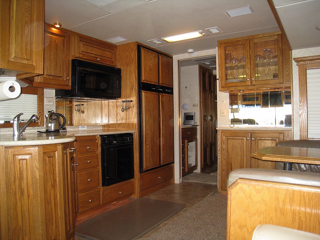 [112.%2520%2520Propane%2520oven%252C%2520refrigerator%252C%2520hallway%252C%2520dry%2520bar.%2520%2520Propane%2520oven%252C%2520refrigerator%252C%2520hallway%252C%2520dry%2520bar%255B4%255D.jpg]