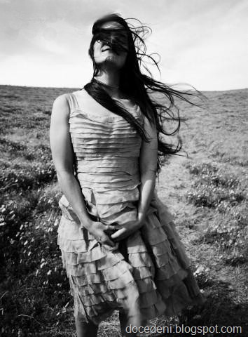 [mulher%2520sozinha%2520com%2520vento%255B10%255D.jpg]