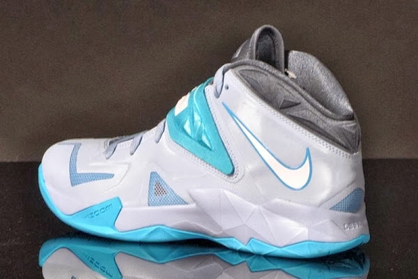 Nike Zoom Soldier VII in Light Armory Blue  White  Gamma Blue