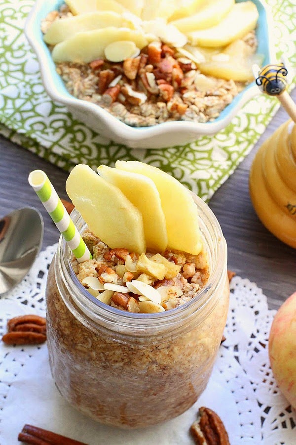 Slow Cooker Gingerbread Apple Oatmeal