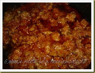 Raviolini di carne con panna, salsiccia, pomodoro e salsa piccante (2)