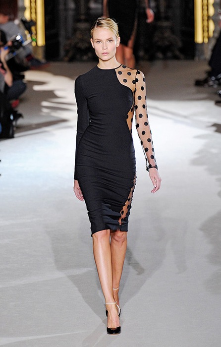 Stella-mccartney-FALL-2011-RTW-PODIUM-043_runway