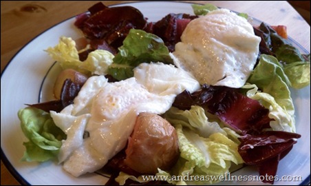 Poached eggs on salad