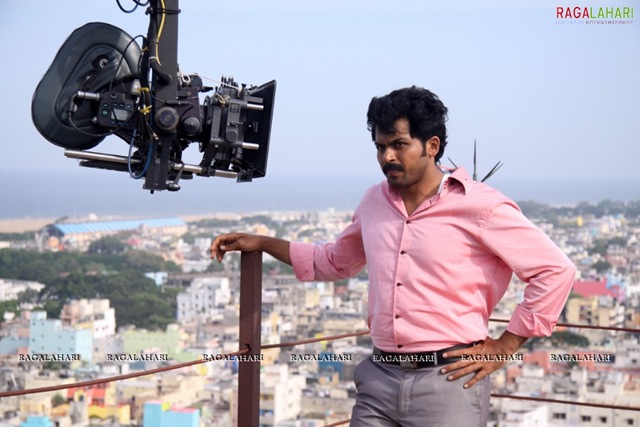 [shakuni-on-the-sets2.jpg]