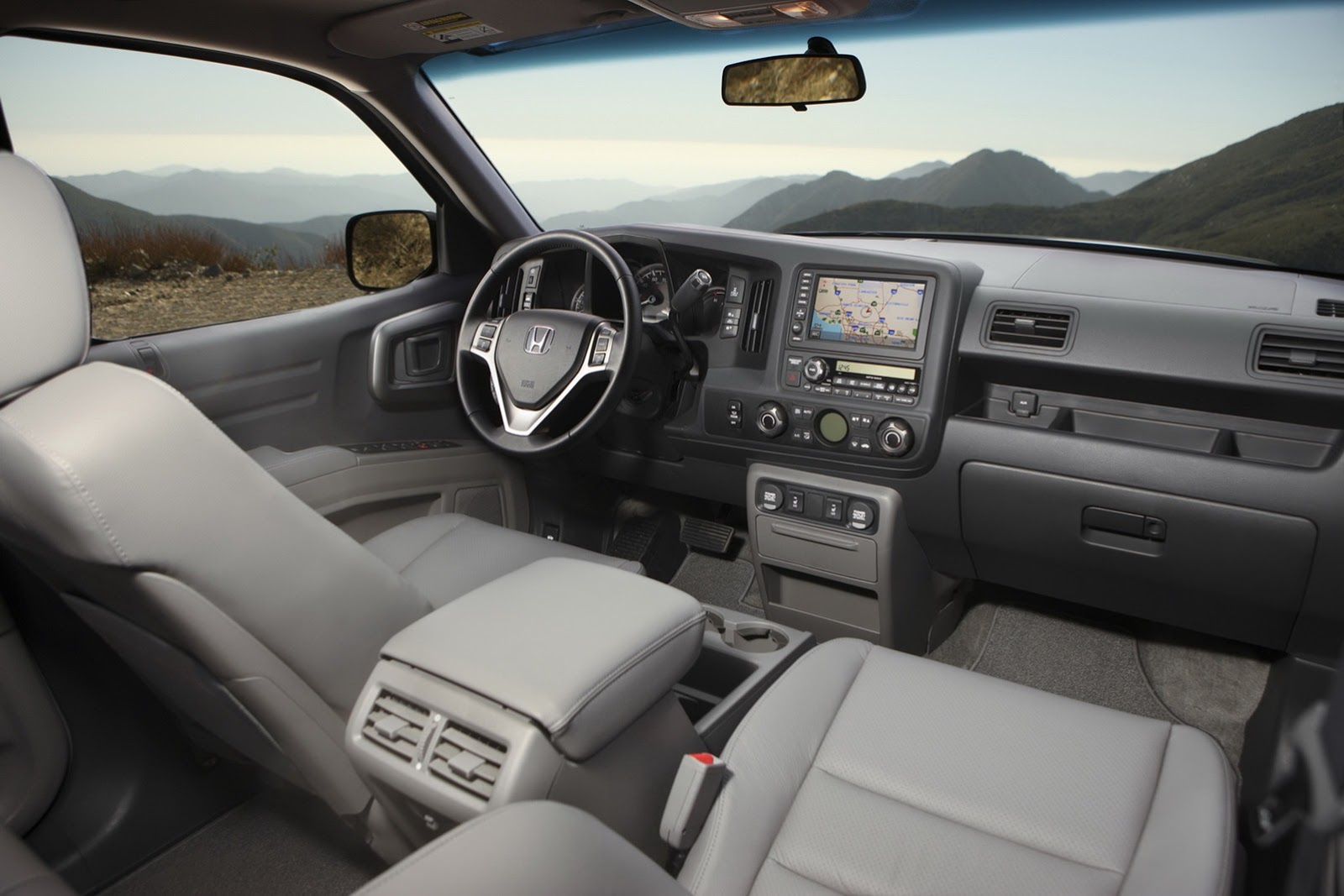 [2014_Honda_Ridgeline_RTL_12%255B2%255D.jpg]