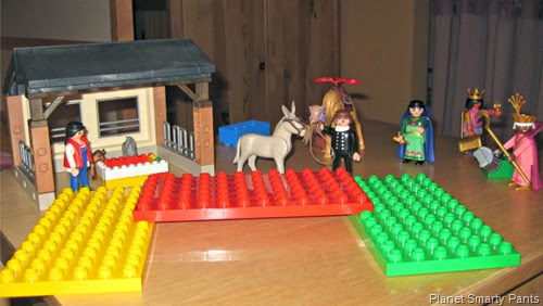 Nativity-Scene-Lego-and-Playmobil Nativity-Scene-Lego-and-Playmobil