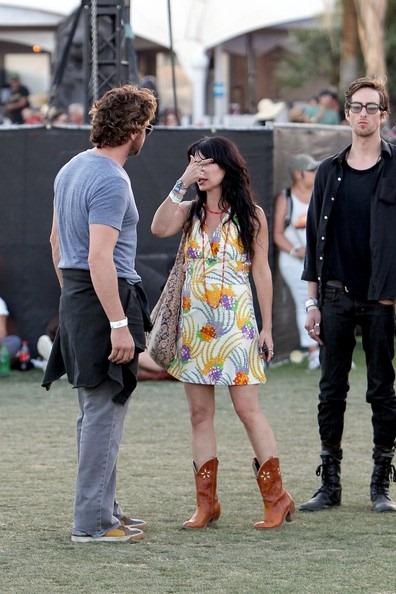 [Gerard%252BButler%252Bseems%252Bget%252Barugment%252Bfemale%252Bcompanion%252Bt0JMUApZSLYl%255B3%255D.jpg]