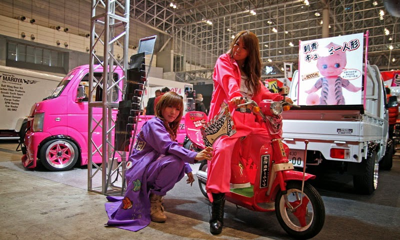 Девушки из автосалона в Токио (Tokyo Motor Show) (52 фото) | Картинка №14