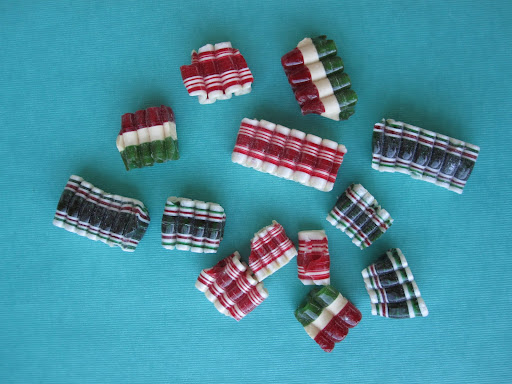 Other small pieces of candy ribbon.