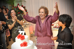 Album (digital) de fotos de 77 anos da Glória do estudio Foto Arte Digital, de Itaborai, RJ, que faz fotografia de casamentos (fotos de casamento), fotos de aniversario (fotografia de aniversario), fotos de 15 anos, fotos de criancas (fotografia infantil), fotos de eventos sociais, videos de casamento, videos de 15 anos, videos de making-of, videos de aniversario, video infantil (video de criancas) e videos de eventos sociais. Fotojornalismo e videojornalismo em Itaborai, RJ. 