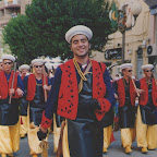 AÑO 2001 DIA 5 DE SEPTIEMBRE LA ENTRADA. BLOQUE DE MOROS CON SU SONRRIENTE CABO AL FRENTE. 28-18.jpg