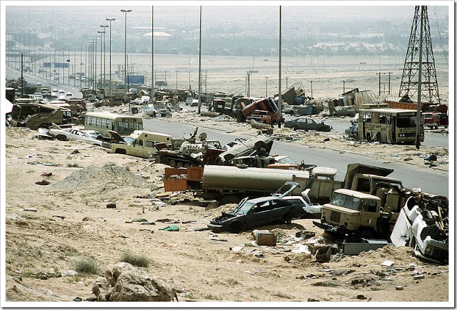 800px-Demolished_vehicles_line_Highway_80_on_18_Apr_1991