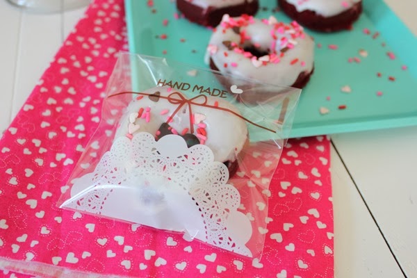 Valentine Red Velvet Donuts #valentine #donut #redvelvet