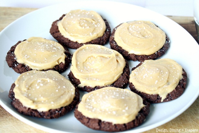 [chocolate%2520cookies%2520with%2520salted%2520peanut%2520butter%2520frosting%255B4%255D.jpg]