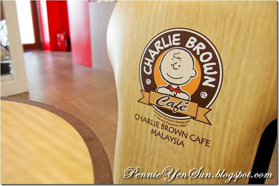 Charlie Brown Cafe (16)