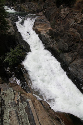 Paddler: Marco Guidi<br />
River: Kaweah River, Hospital Rock