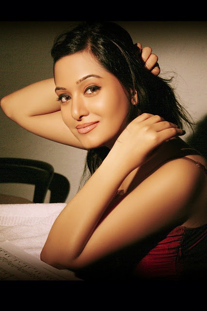 [preetika%2520rao%2520new%2520stylish%2520pic%255B5%255D.jpg]