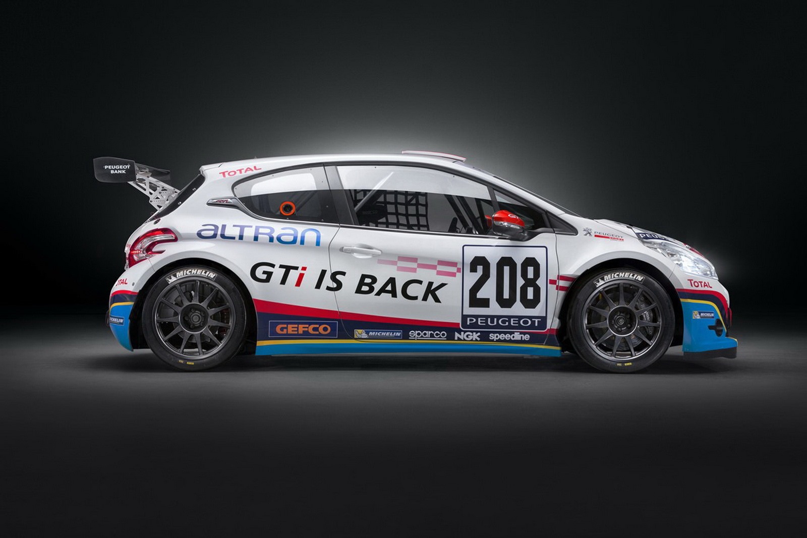 [Peugeot-208-GTi-Racing-Experience-2%255B4%255D%255B2%255D.jpg]