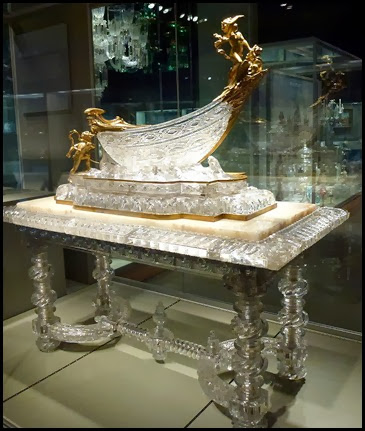 02g1 - Corning Glass Museum - Cut Glass Table and Ship