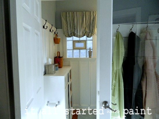 [Powder-Room-Makeover-After-door-open%255B1%255D.jpg]