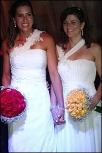 Lili e Larissa se casaram no sábado, em Fortaleza (Foto: Reprodução) Lili e Larissa 01
